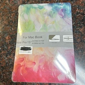 NWT Macbook laptop case. A1706/A1708. A1989/A2159